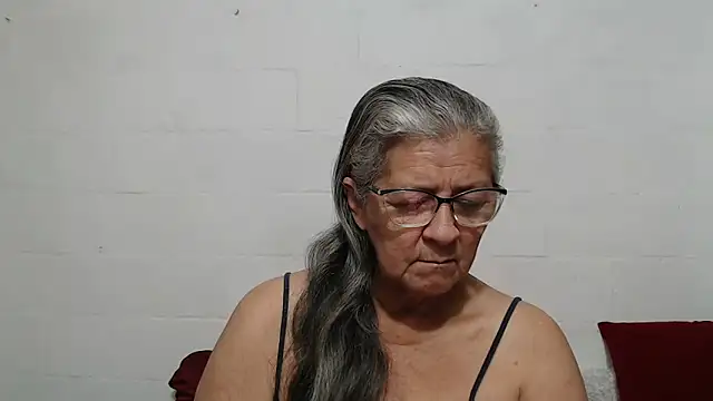 Snapshot of candy_mature_ chatting on October 18, 12:07 pm candy mature online show from October 18, 12:07 pm