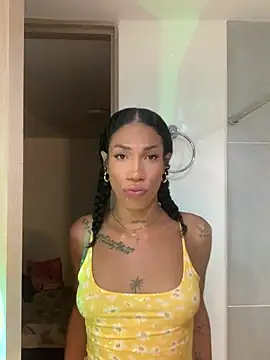 Snapshot of turabbitxx chatting on June 27, 2:39 am turabbitxx online show from June 27, 2:39 am