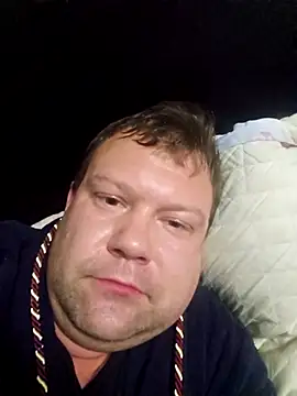 Snapshot of 6Montana6 chatting on November 6, 9:35 am 6Montana6 online show from November 6, 9:35 am