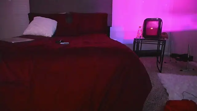 yiauana online show from November 19, 3:06 am