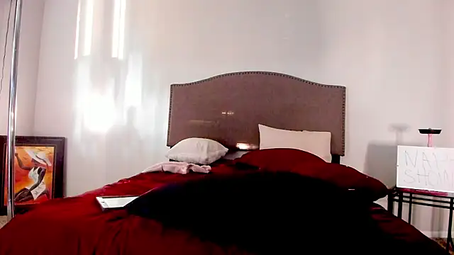 yiauana online show from October 27, 1:45 pm