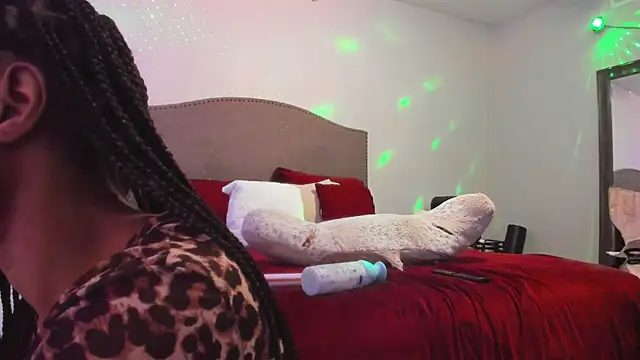 yiauana online show from January 10, 10:16 pm