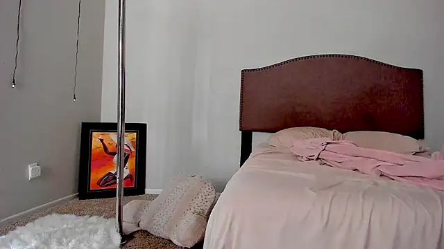 yiauana online show from October 23, 3:10 pm