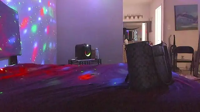 yiauana online show from February 22, 2:14 am