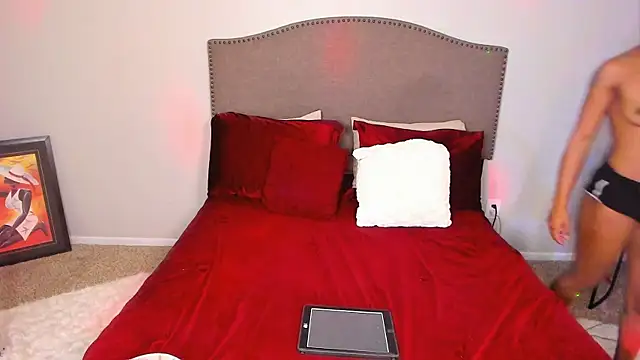 yiauana online show from November 9, 7:34 am