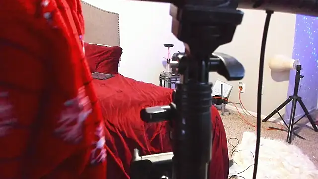 yiauana online show from November 14, 8:29 am