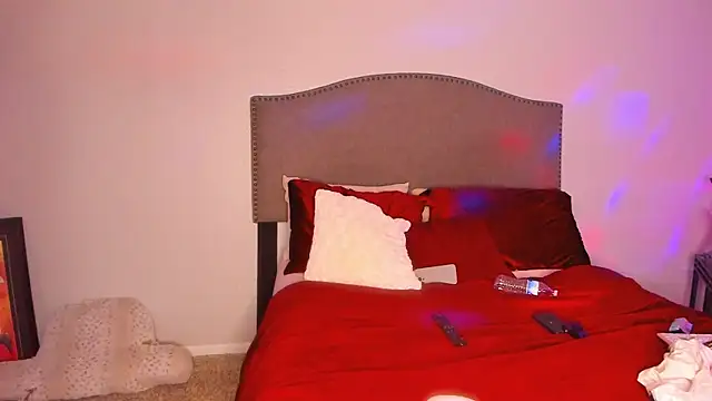 yiauana online show from November 25, 5:41 am