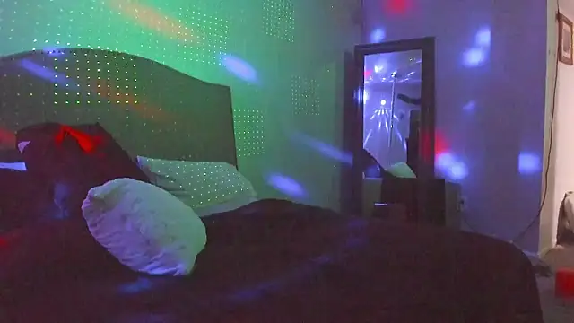 yiauana online show from March 30, 2:57 am