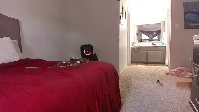 yiauana online show from February 25, 10:42 pm