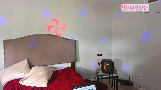 yiauana online show from November 21, 4:17 pm