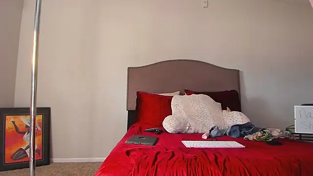 yiauana online show from November 17, 6:34 pm