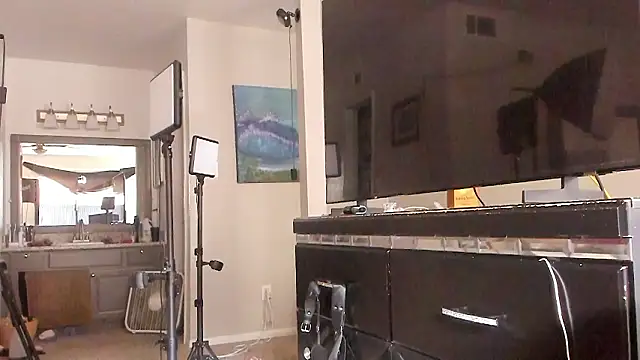 yiauana online show from March 25, 6:51 pm