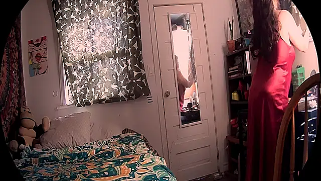 Snapshot of HeyyImHarlowe chatting on February 14, 2:28 pm HeyyImHarlowe online show from February 14, 2:28 pm