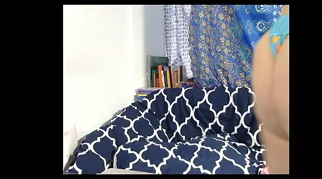 Snapshot of HeyyImHarlowe chatting on January 12, 8:03 pm HeyyImHarlowe online show from January 12, 8:03 pm