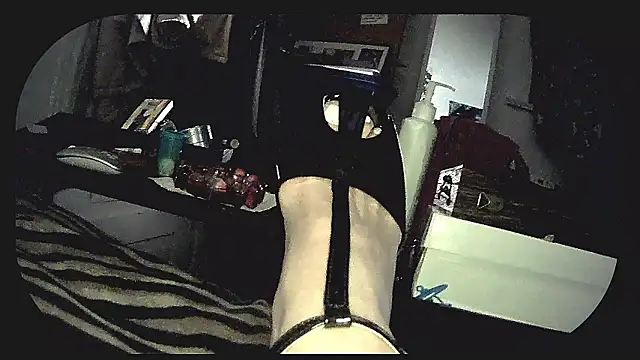 Snapshot of HeyyImHarlowe chatting on January 18, 9:02 am HeyyImHarlowe online show from January 18, 9:02 am