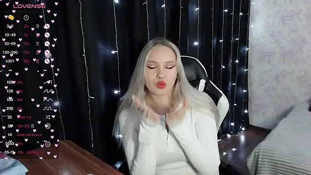 VikaPowers online show from March 8, 8:25 pm