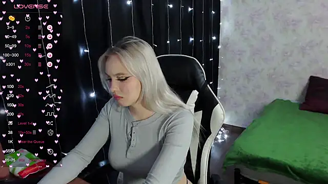 VikaPowers online show from February 13, 8:45 pm