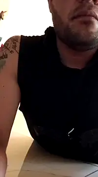 Snapshot of crowten chatting on March 2, 8:03 pm crowten online show from March 2, 8:03 pm