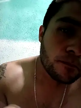 Snapshot of crowten chatting on November 18, 2:27 am crowten online show from November 18, 2:27 am