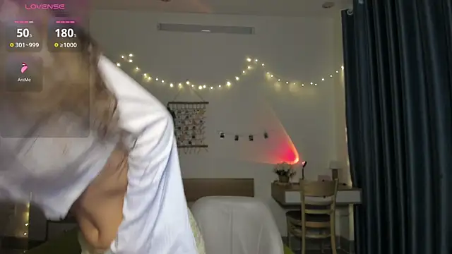 Snapshot of KatyxGold chatting on July 3, 8:54 am KatyxGold online show from July 3, 8:54 am