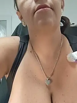 Snapshot of AvaLloyd chatting on November 19, 2:55 am AvaLloyd online show from November 19, 2:55 am