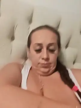 Snapshot of AvaLloyd chatting on October 9, 5:57 pm AvaLloyd online show from October 9, 5:57 pm