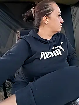 Snapshot of AvaLloyd chatting on September 21, 5:01 am AvaLloyd online show from September 21, 5:01 am