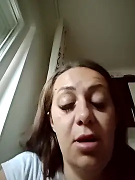 Snapshot of AvaLloyd chatting on September 28, 4:41 am AvaLloyd online show from September 28, 4:41 am