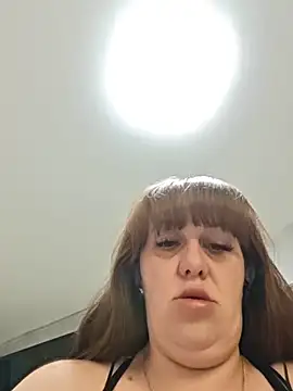 AvaLloyd online show from May 16, 2:21 am