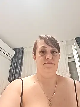 AvaLloyd online show from March 29, 2:46 am