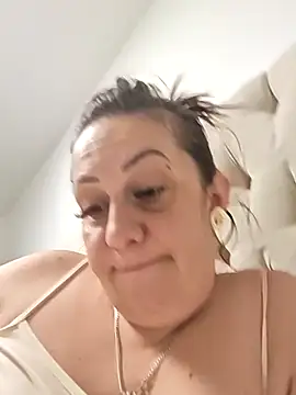 AvaLloyd online show from March 30, 1:51 am