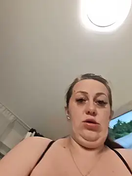 AvaLloyd online show from June 10, 2:24 am