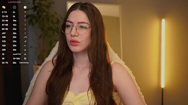 Ester Hill online show from April 7, 2:24 am