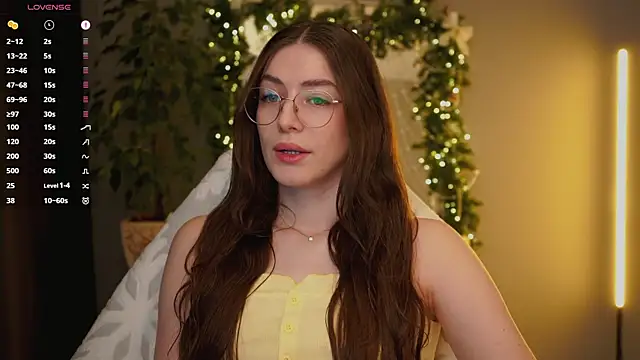 Ester Hill online show from December 17, 1:43 am