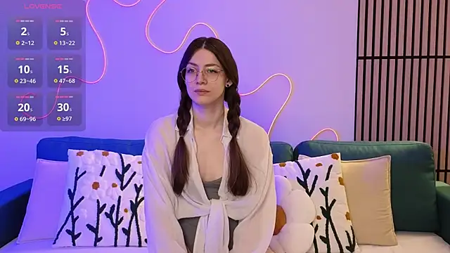 Snapshot of Ester_Hill chatting on February 23, 9:37 pm Ester Hill online show from February 23, 9:37 pm