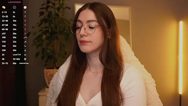 Ester Hill online show from November 18, 1:10 am