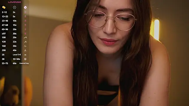 Snapshot of Ester_Hill chatting on September 10, 9:47 pm Ester Hill online show from September 10, 9:47 pm