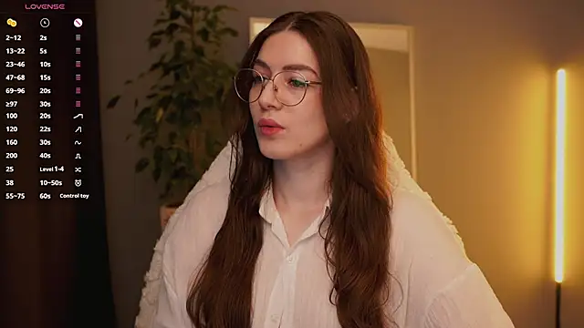 Ester Hill online show from November 28, 1:28 am