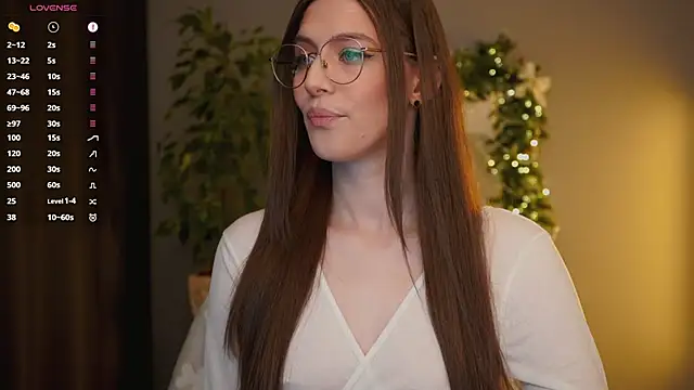 Snapshot of Ester_Hill chatting on December 20, 2:36 am Ester Hill online show from December 20, 2:36 am