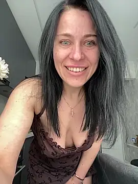CuteNata online show from June 4, 1:05 pm