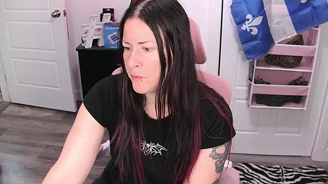 Snapshot of gennyrock chatting on July 10, 3:01 pm gennyrock online show from July 10, 3:01 pm