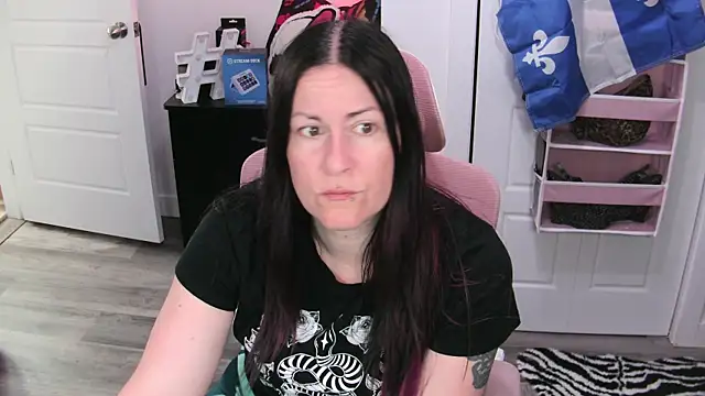 Snapshot of gennyrock chatting on July 12, 12:17 pm gennyrock online show from July 12, 12:17 pm