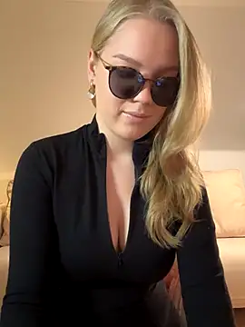 Snapshot of Little_Forest_ELF chatting on October 26, 2:50 pm Little Forest ELF online show from October 26, 2:50 pm