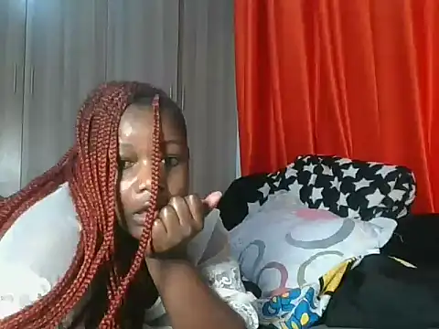 Snapshot of freaky_juicy chatting on May 5, 4:37 am freaky juicy online show from May 5, 4:37 am