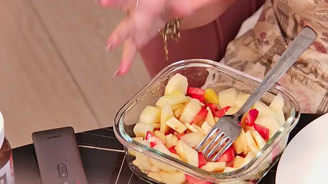 Snapshot of EmilyColle_ chatting on February 27, 8:13 am EmilyColle online show from February 27, 8:13 am