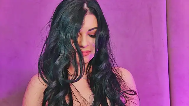 EmilyColle  online show from March 10, 11:12 am