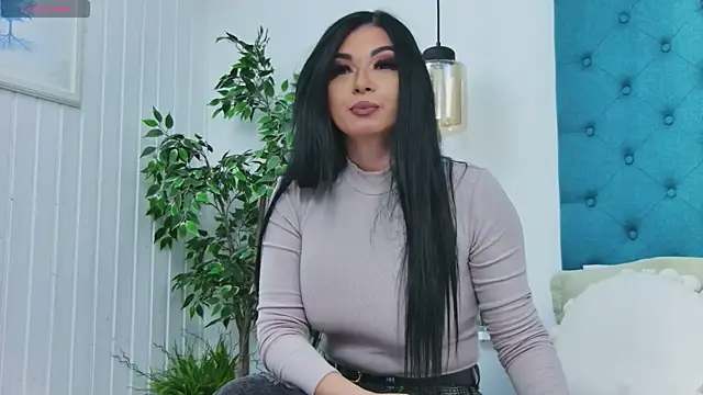 EmilyColle  online show from January 13, 7:40 pm