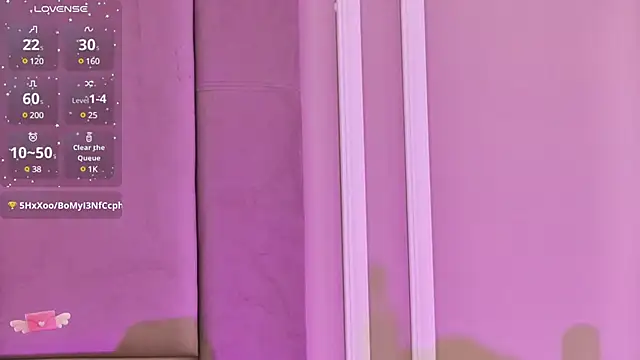 Snapshot of EmilyColle_ chatting on March 20, 8:20 am EmilyColle online show from March 20, 8:20 am