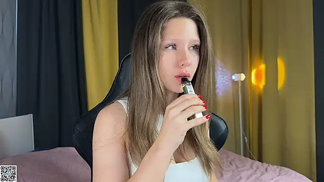 Snapshot of Ameliia_castro chatting on October 24, 4:22 am Ameliia castro online show from October 24, 4:22 am