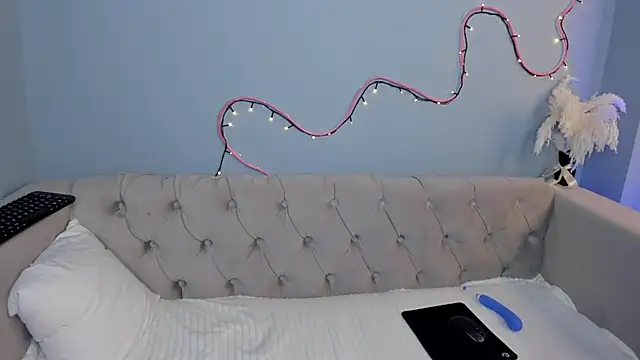 Ameliia castro online show from February 19, 6:22 am